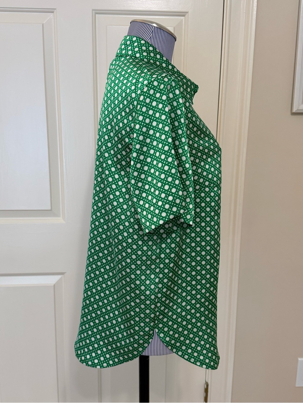 Talbots Green Satin Lattice Print Blouse – Size M - Picture 7 of 11